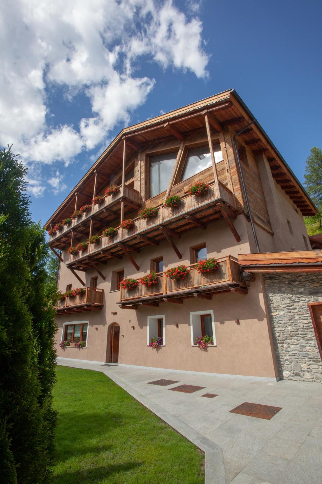 Grande Cote Room And Breakfast Cesana Torinese Exterior foto